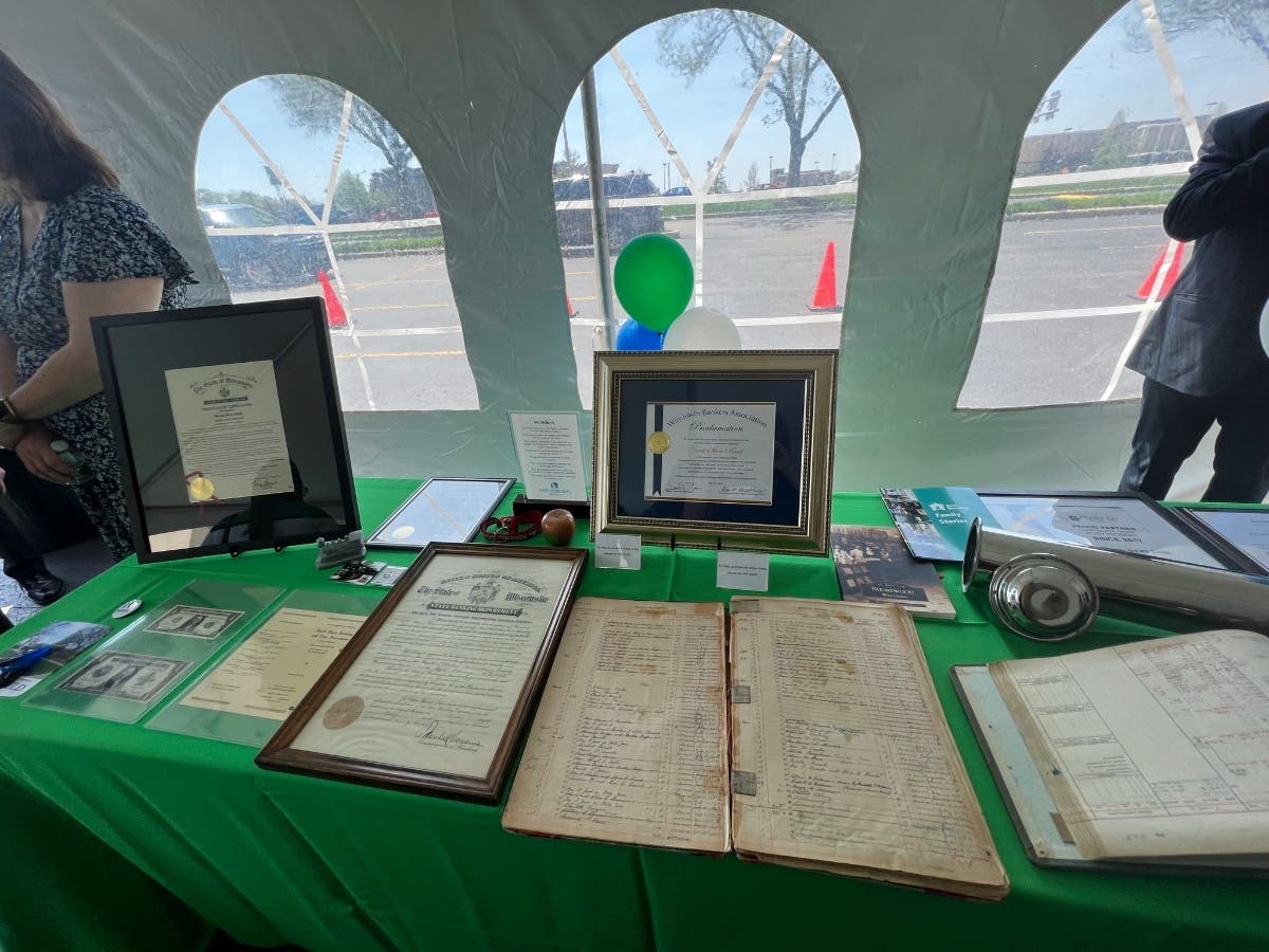 North Shore Bank Marks Centennial With Time Capsule, $50K Donation